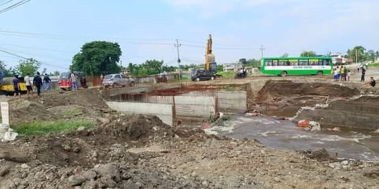 East-West Highway blocked