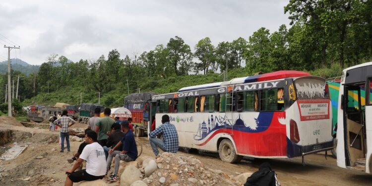 Butwal-Narayangadh road completely blocked