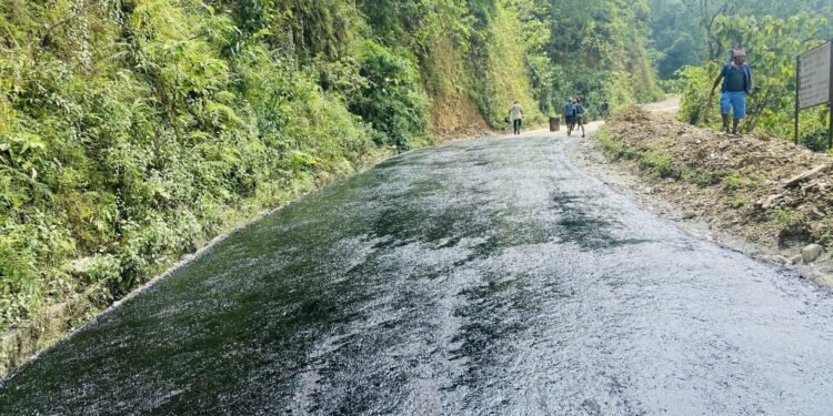Blacktopping Chisapani-Deurali-Banidanda road gains pace