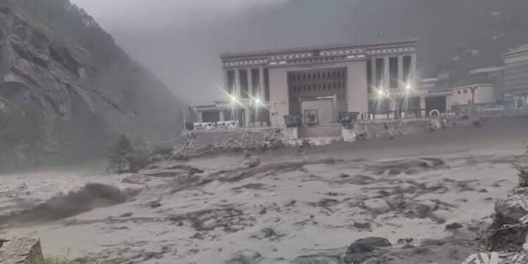 Lhende stream flood: Vehicles swept away, hydropower damaged