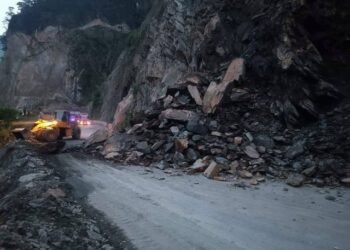 Dry landslide blocks Narayangadh-Muglin road section