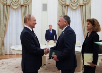 Trump’s envoy meets Putin ahead of Russia-Ukraine peace deadline, the Kremlin says