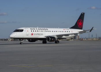 Air Canada flight attendants strike over pay, shutting down service