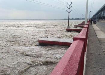 28 gates of Koshi Barrage opened following rise in water level