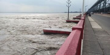 28 gates of Koshi Barrage opened following rise in water level