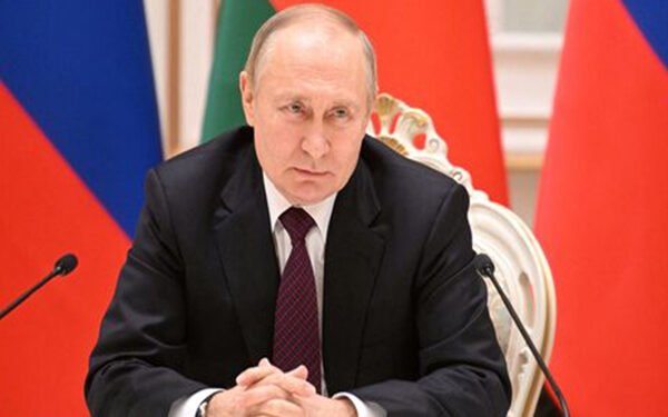 Putin’s bodyguards carried “poop suitcase” to Alaska summit with Trump: Report