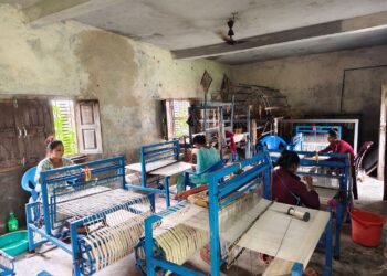 Training changes life of Jugrani: Weaving raw cloth from banana fiber