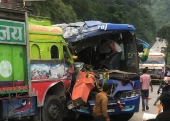 Twenty-one people injured in collision among seven vehicles