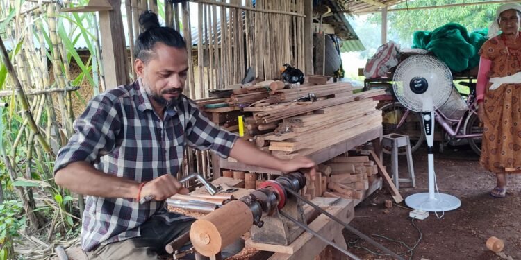Mahara making good income from woodcraft learnt from watching YouTube