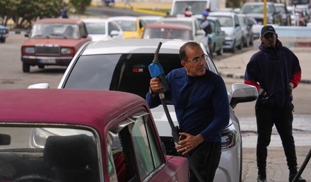 Trump threatens tariffs on any country selling oil to Cuba, backing Mexico into a corner