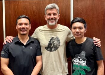 Mendoza Mayor Ulpiano Suarez welcomes mountaineers Tashi Lakpa, Nima Rinji
