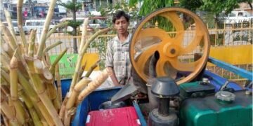 Foreign employment returnees find niche in selling sugarcane juice, enjoy entrepreneurship