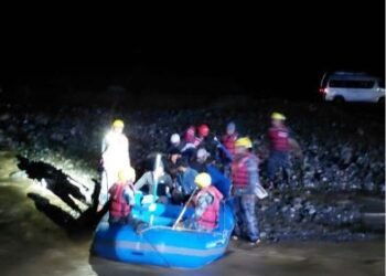 Passengers trapped in Roshi River flood rescued at night
