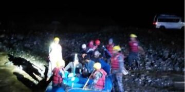 Passengers trapped in Roshi River flood rescued at night