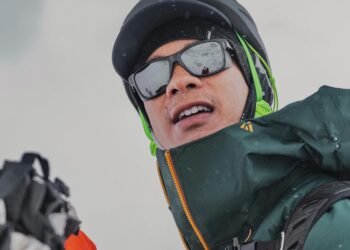 Mike Harker Successfully Summits Mount Everest (Sagarmatha)