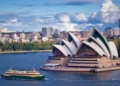 Australian population hits 28 mln