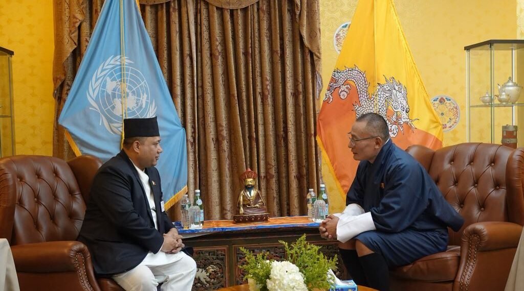 Foreign Minister Khanal meets Bhutanese Prime Minister Tobgay