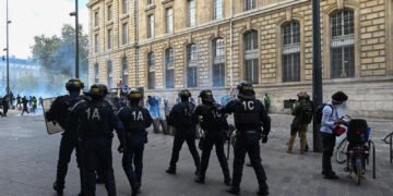 France’s tourism sector worried about impact of riots