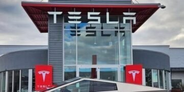 Musk backs SpaceX-Tesla merger as rocket firm turns profit