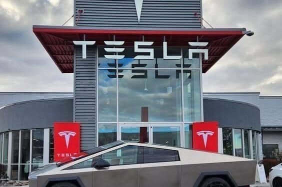 Musk backs SpaceX-Tesla merger as rocket firm turns profit